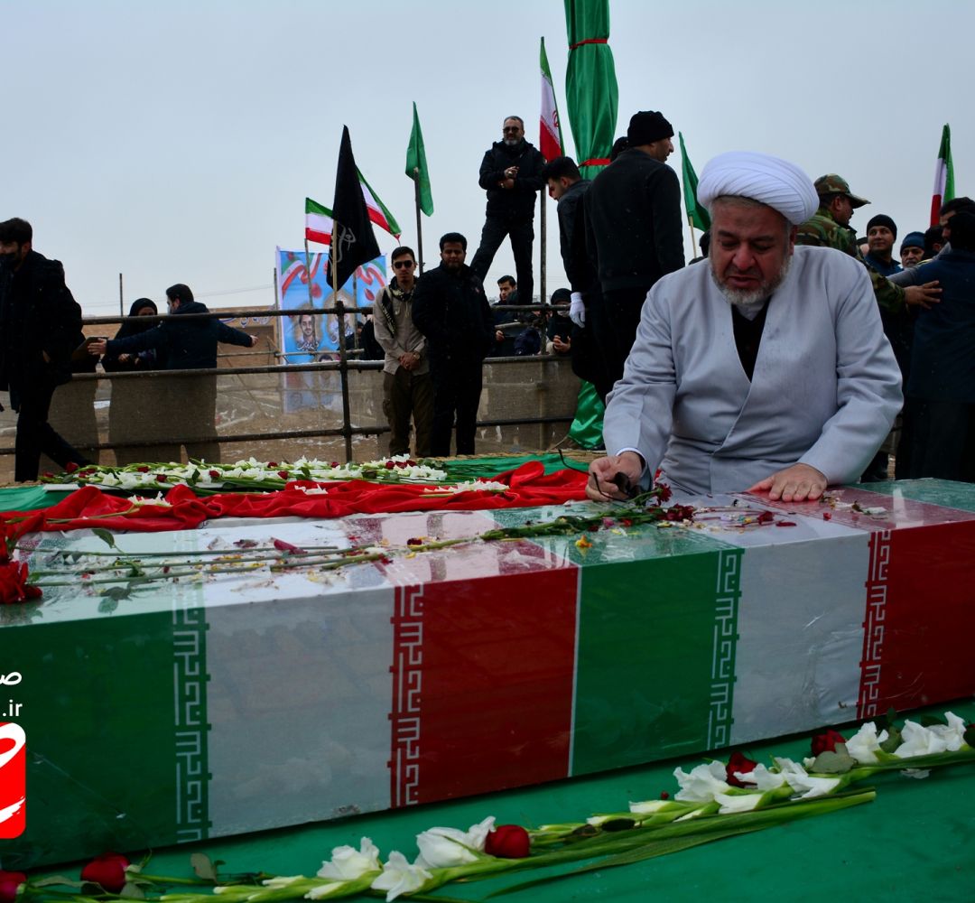 تشییع پیکر شهید گمنام 16 ساله در قوچان
