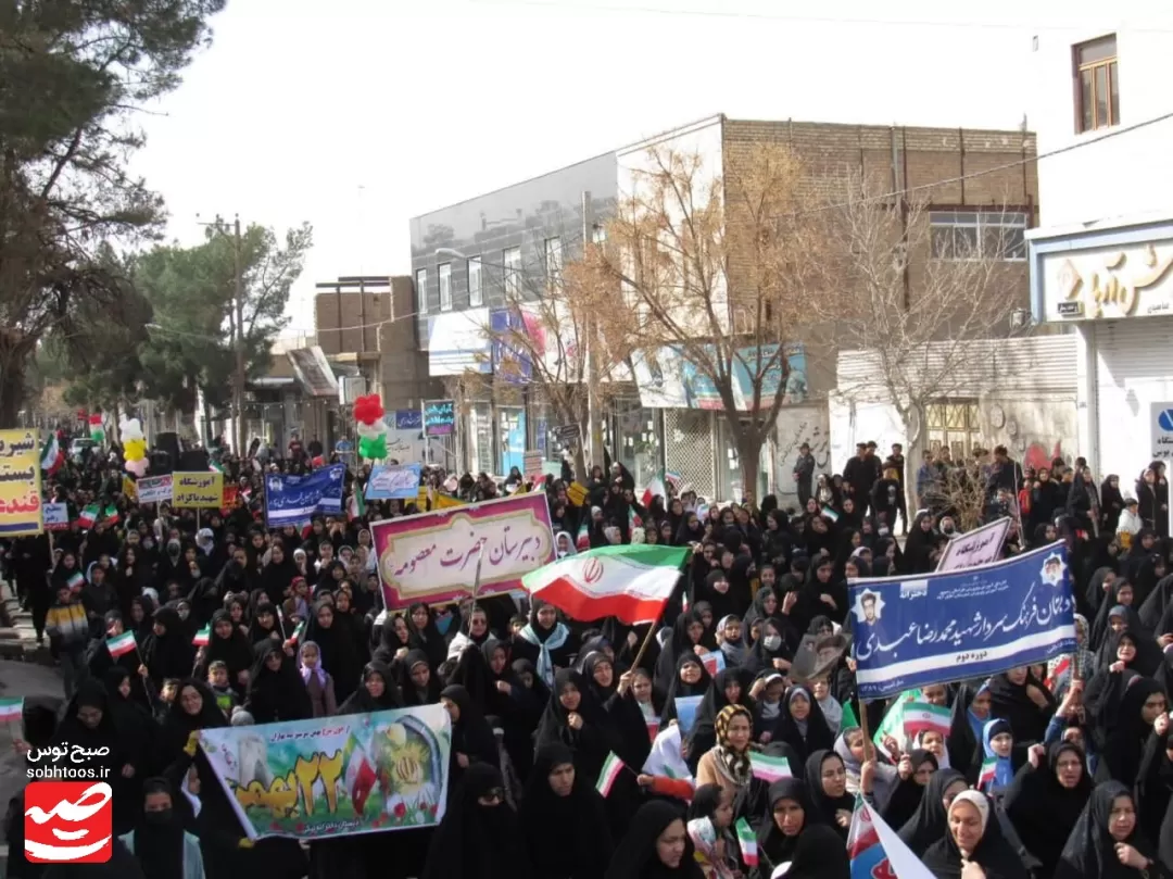 خروش مردم خلیل‌آباد در راهپیمایی ۲۲ بهمن