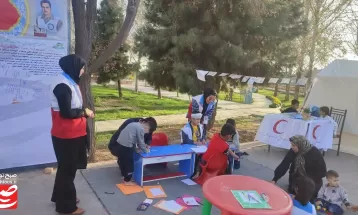 حال و هوای ایستگاه هلال‌احمر در ورودی خلیل‌آباد