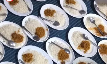 محفل انس‌با‌قرآن و برپایی «سفره‌ کریمانه» در سرخس