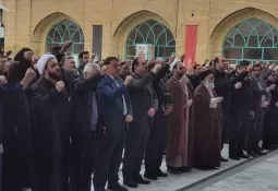 نمازگزاران مسجد جامع نیشابور تجمع کردند