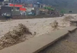 جاری شدن سیل در چند روستای شهر فیروزه