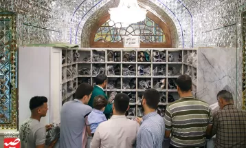 حال و هوای کفشداری‌های حرم مطهر رضوی