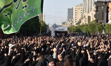 حضور بی‌نظیر مشهدی‌ها دربزرگداشت شهادت آیت‌الله رئیسی