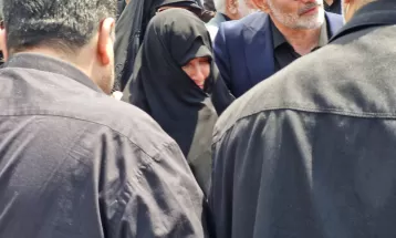 ورود خانواده شهید رئیسی به فرودگاه مشهد