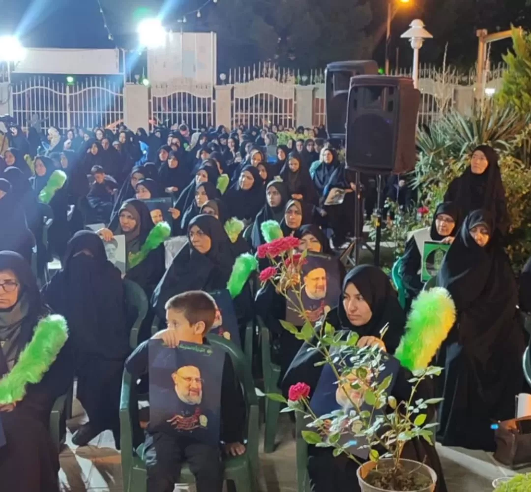 سوگواری بانوان کاشمر در رثای شهید رئیسی