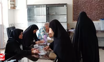 حضور مردم کاشمر در ساعات اولیه رأی‌گیری