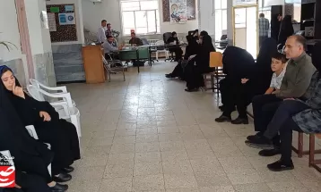 حضور مردم کاشمر در ساعات اولیه رأی‌گیری