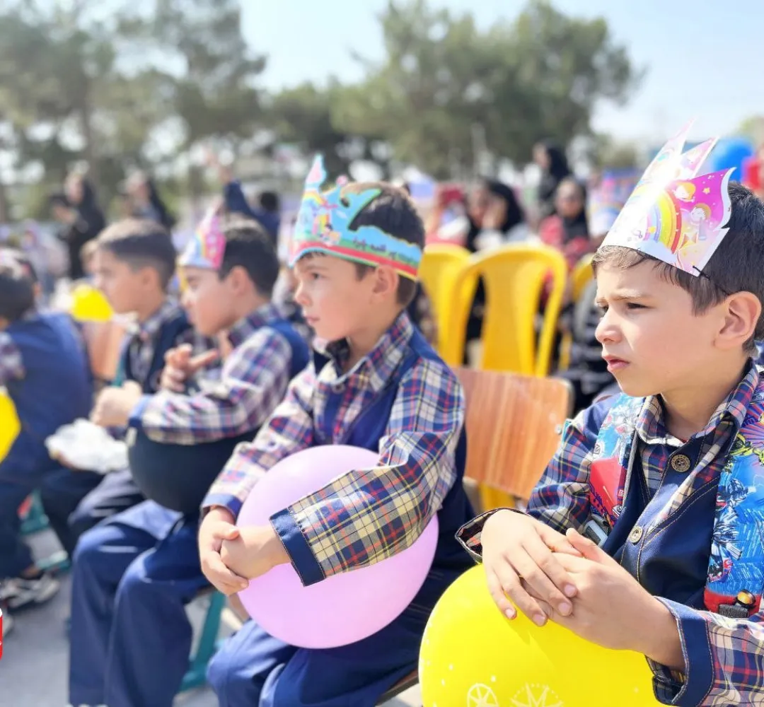 نواختن زنگ شکوفهها برای ۳ هزار دانشآموز کاشمری