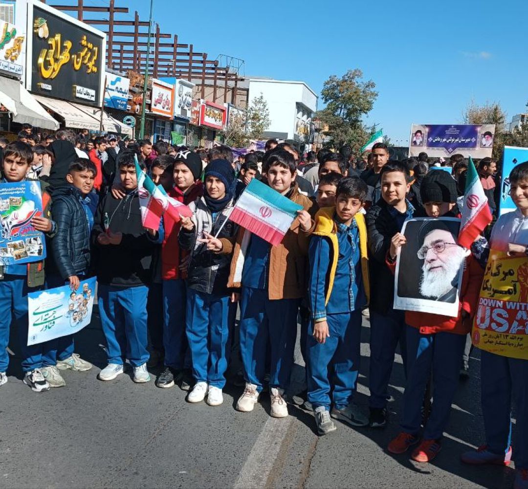 خروش استکبارستیز مردم قوچان در روز ۱۳ آبان