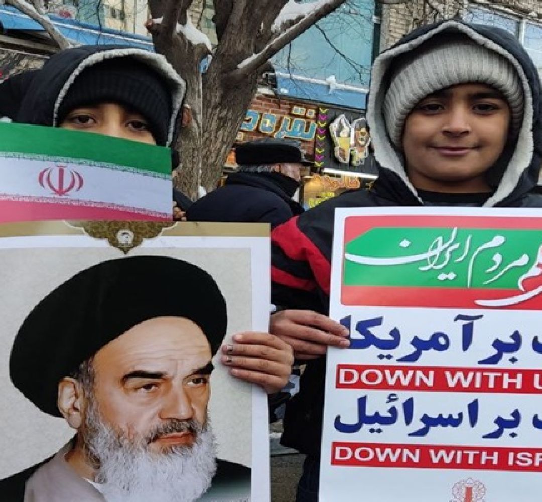 وارثان انقلاب در میدان