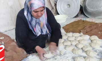 پخت ۱۵ هزار نان توسط بانوان حصار زبرخان