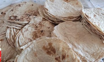پخت ۱۵ هزار نان توسط بانوان حصار زبرخان