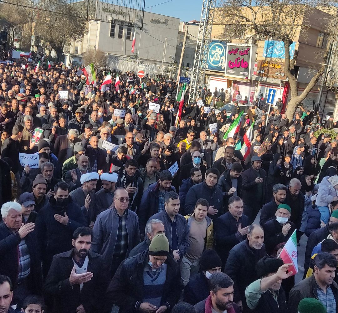 حضور پرشکوه مردم نیشابور در راهپیمایی بصیرت