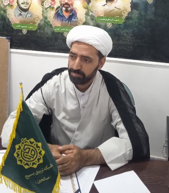امام هادی پرچمداربصیرت و مقابله با انحرافات بود