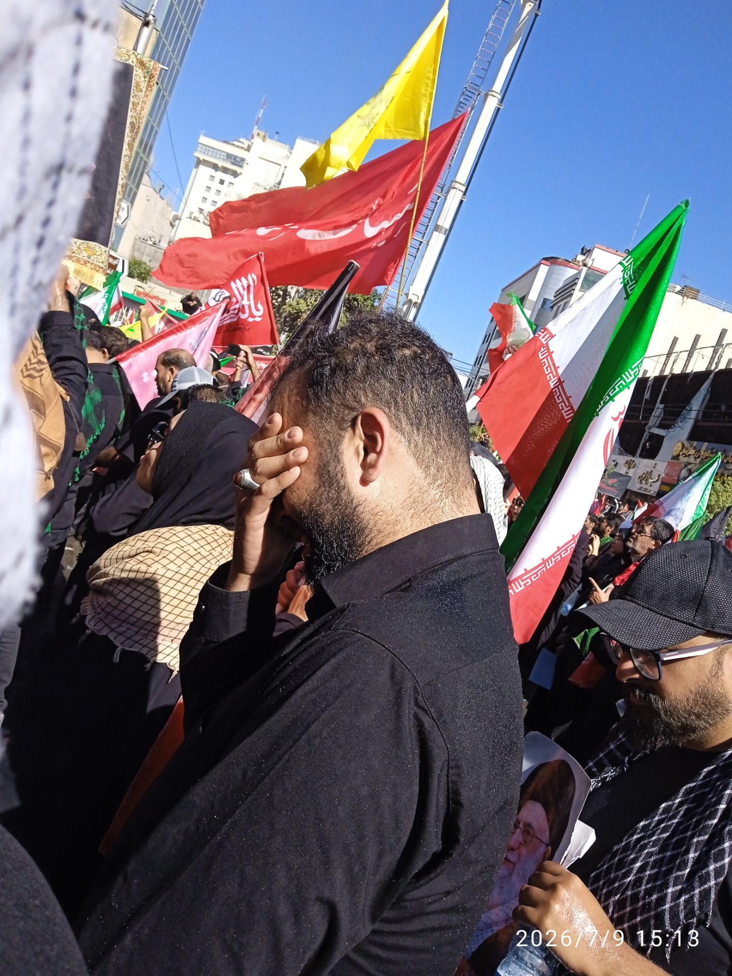 مشهدالرضا  آقای شهید ایران را در آغوش کشید
