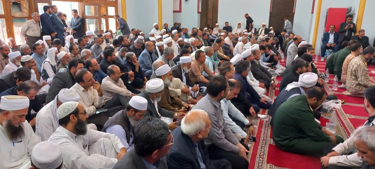 وحدت شیعه و سنی در سوگ رهبر شهید
