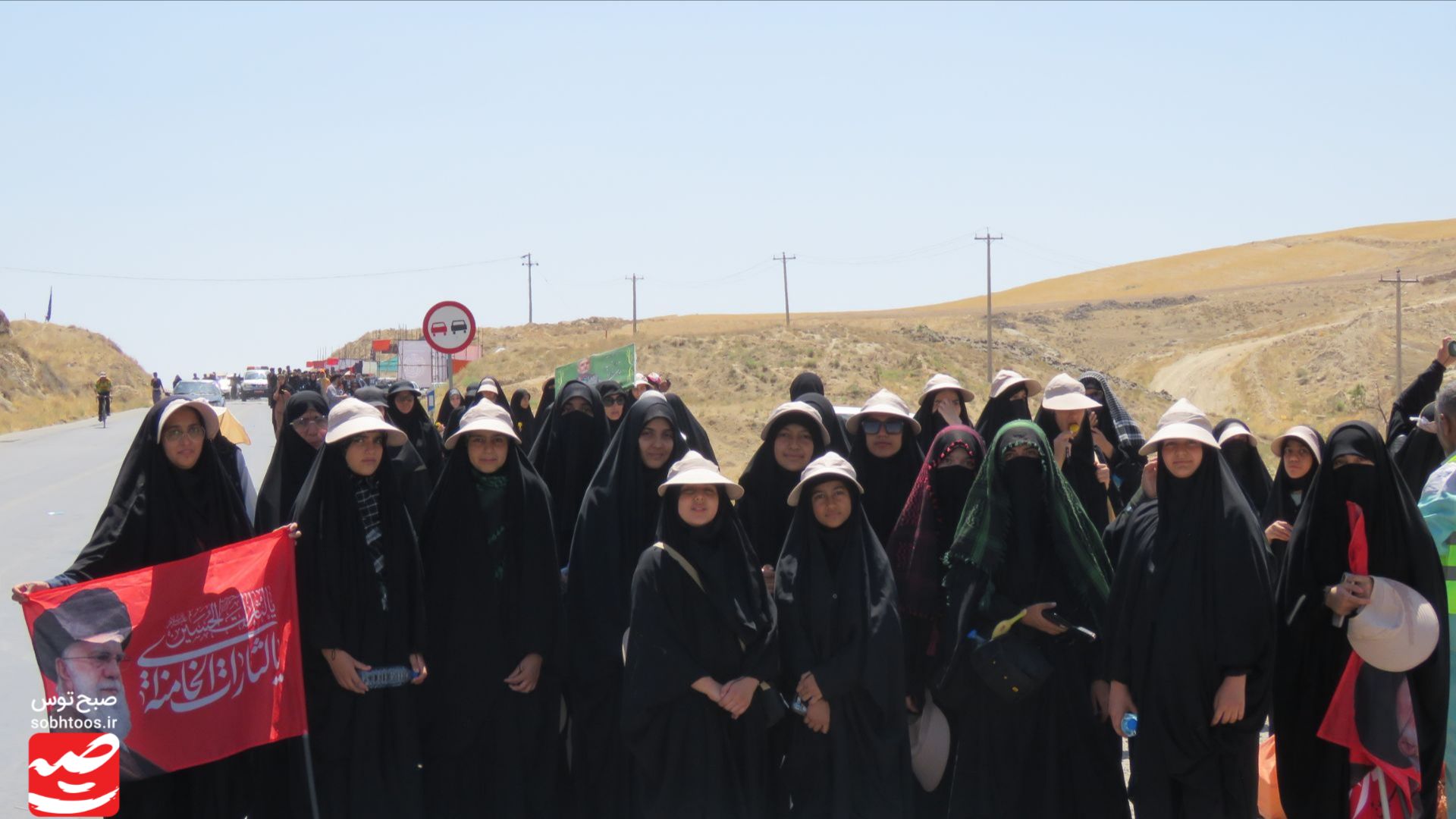 میزبانی از زائران در جاده‌های منتهی به مشهد