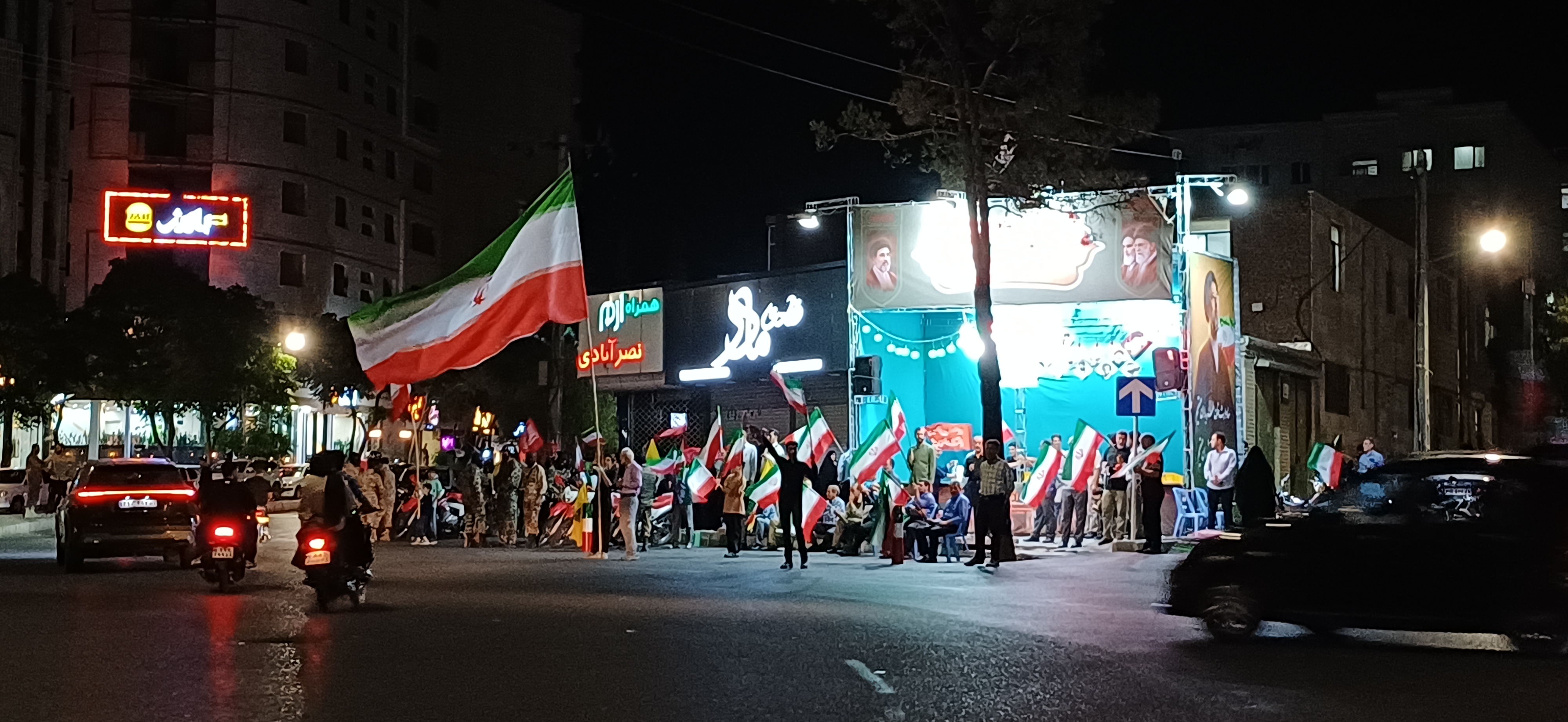 اجتماع جان‌فدایان سبزواری در تنگه خیابان