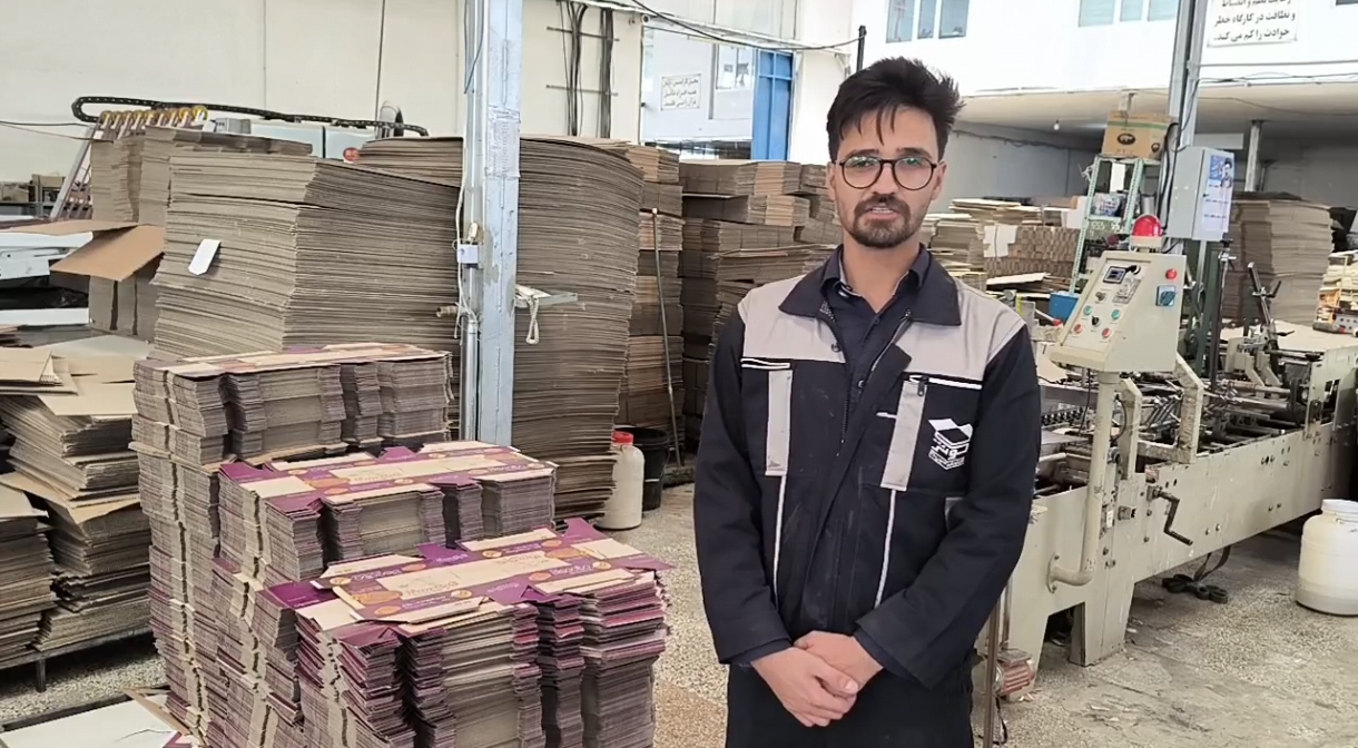 کارخانه‌های گناباد حتی در روزهای جنگ تعطیلی نداشت