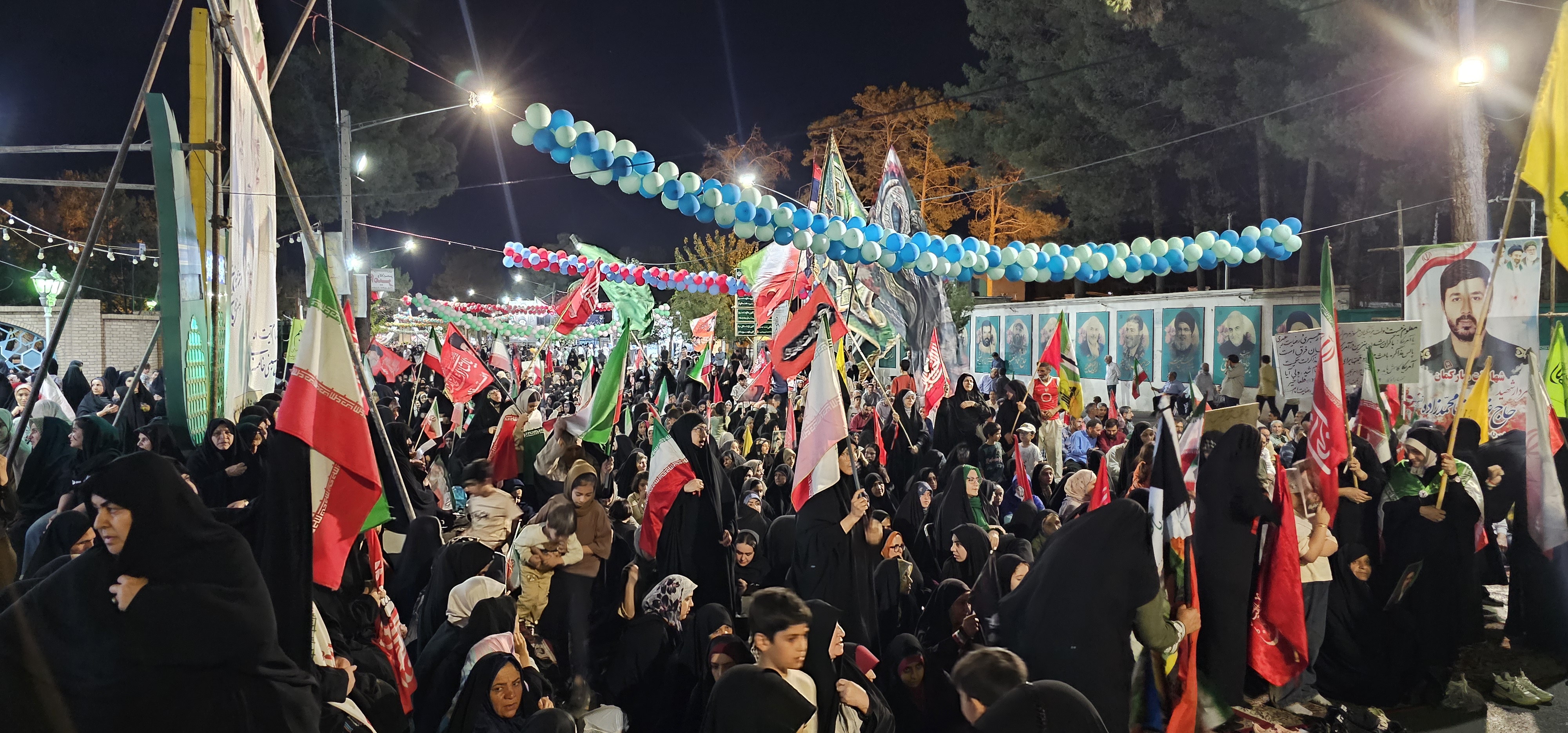 اجتماع و شادی کاشمری‌ها در شب میلاد پیامبر(ص)