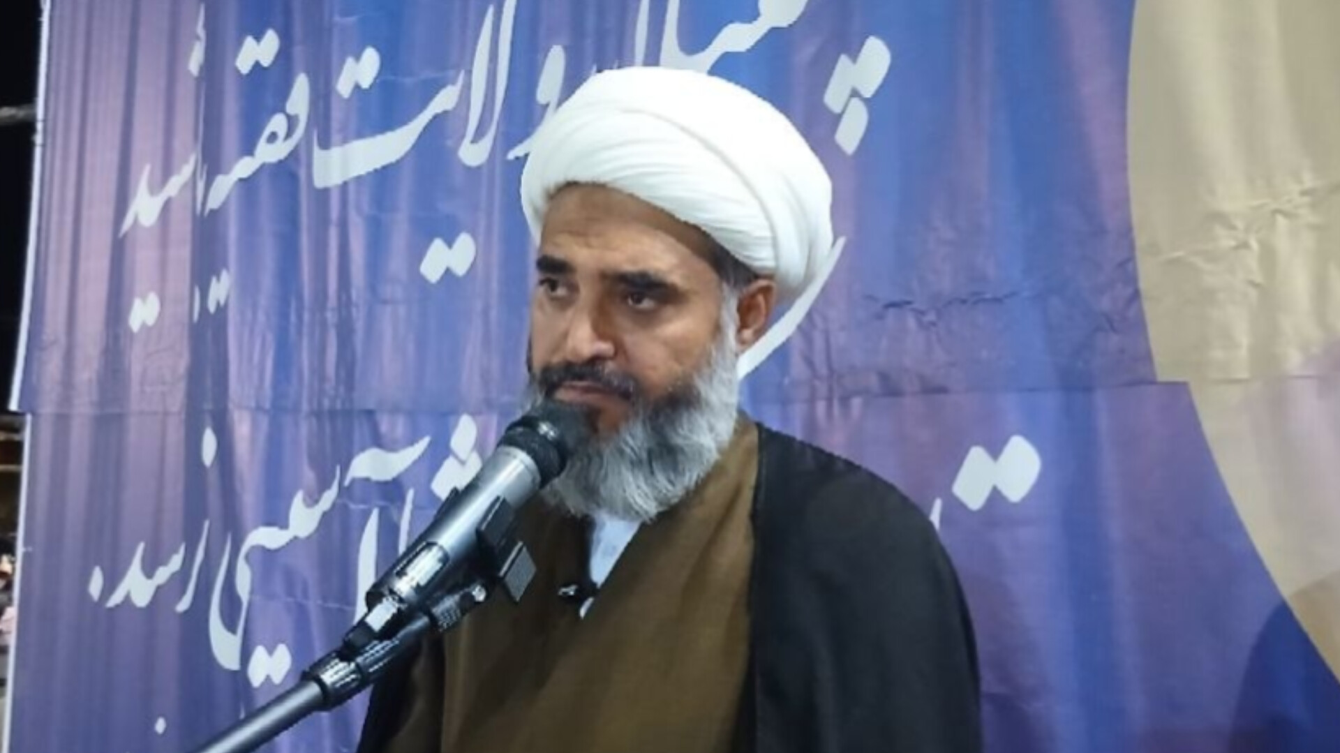 مقاومت عزت می‌آورد؛ سازش جز ذلت ثمری ندارد
