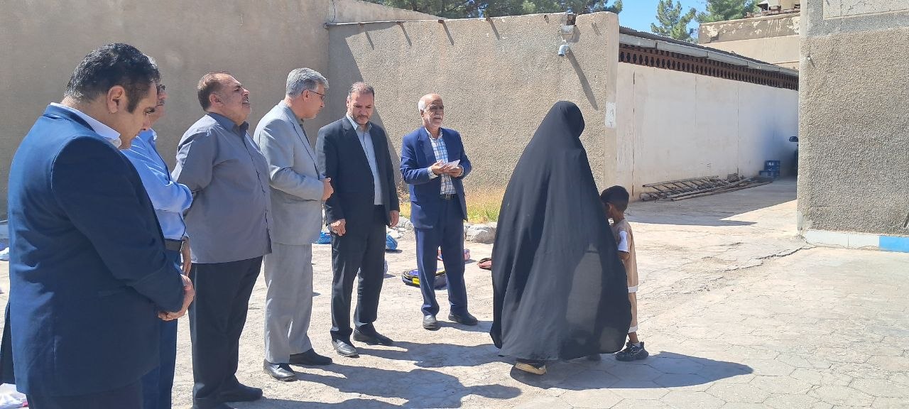 ۳۶۰ بسته لوازم‌التحریر به فرزندان مددجویان اهدا شد