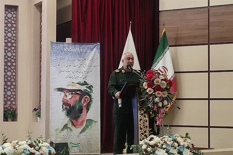 اساتید فرماندهان جهاد تبیین هستند
