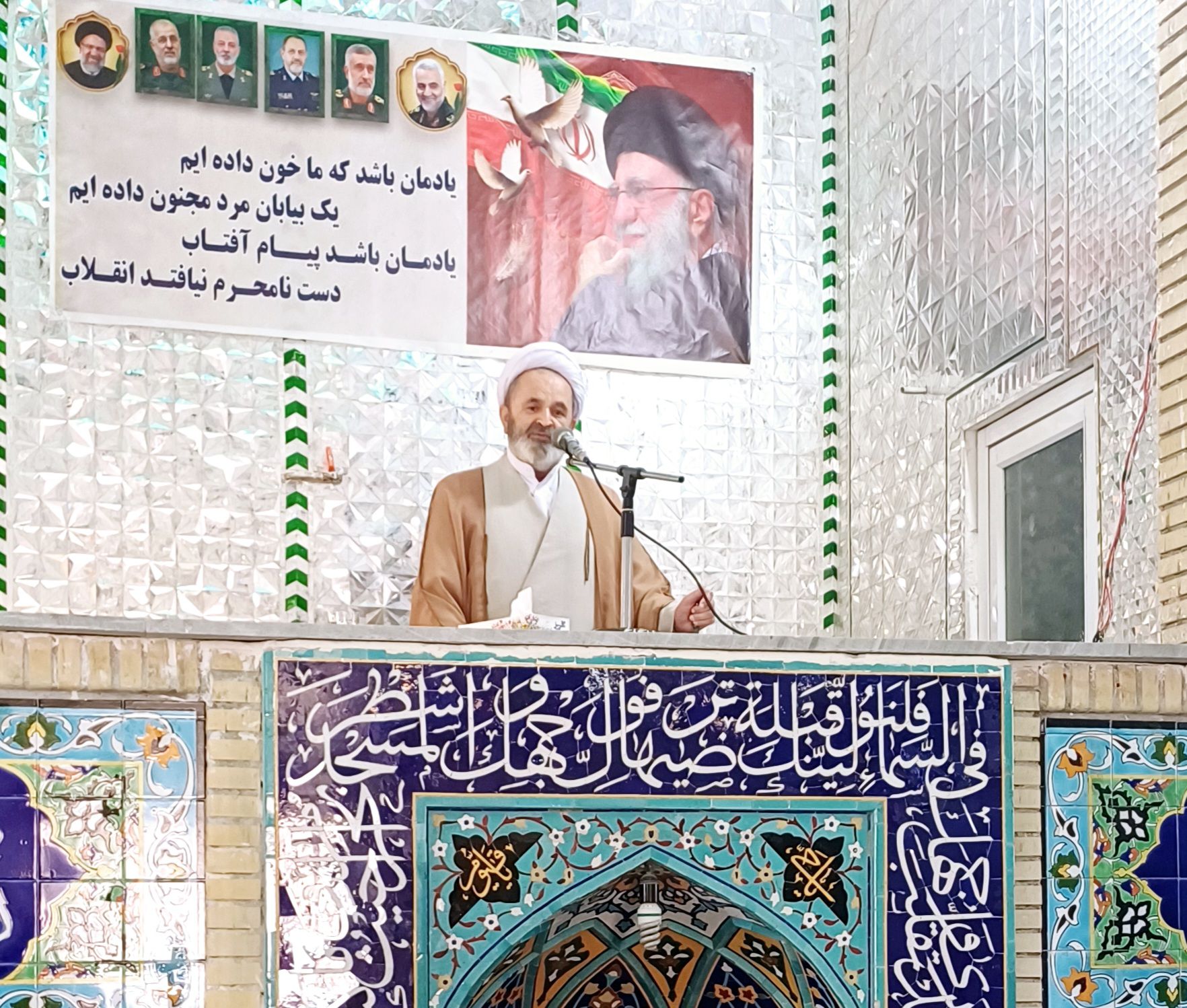 بصیرت، شکست‌ ناپذیرترین سلاح در برابر دشمن است
