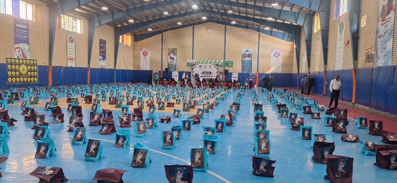 توزیع 5000هزار بسته تحصیلی در مشهد