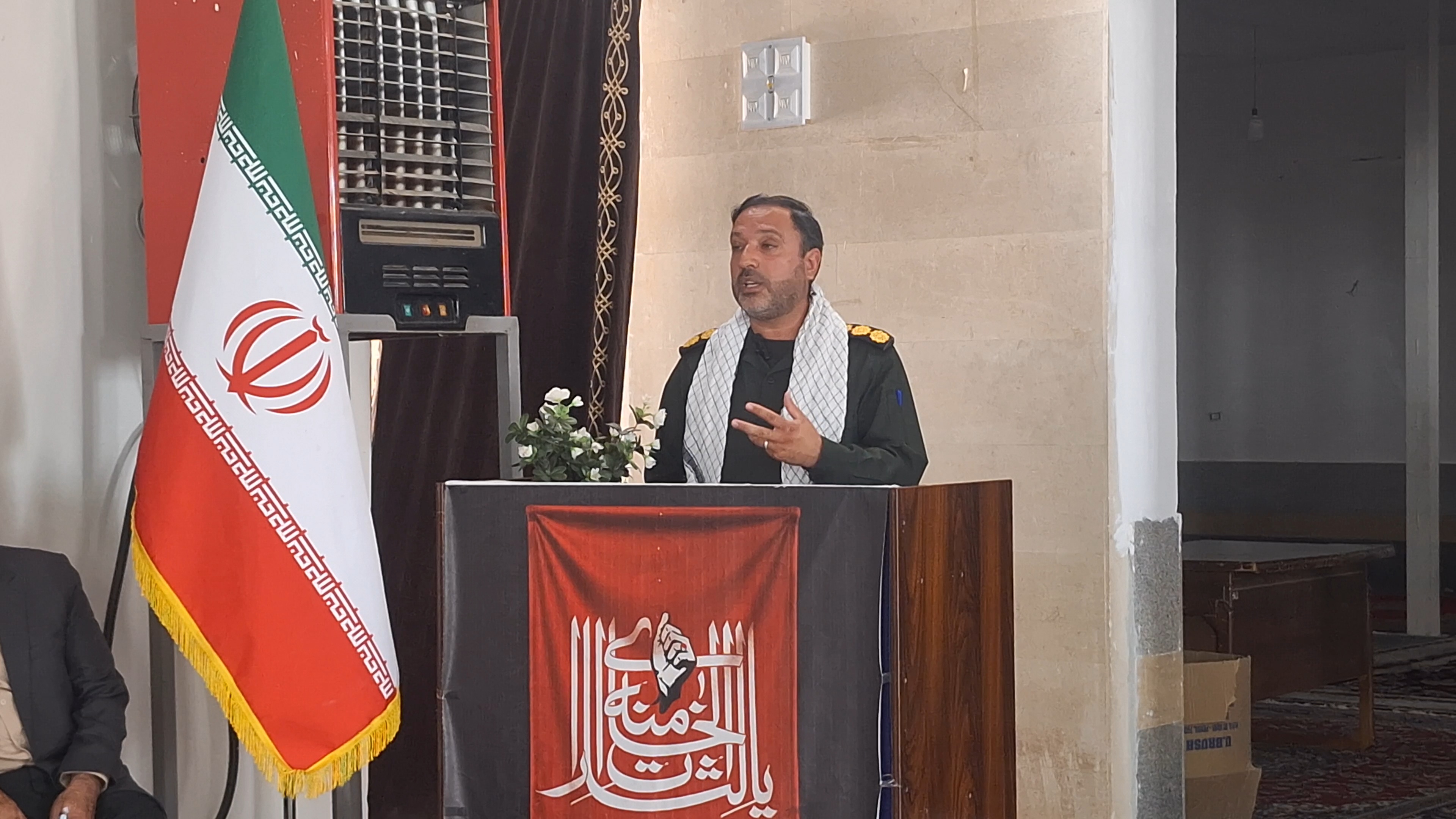 توزیع ۵۰۰ بسته لوازم‌التحریر بیت دانش‌آموزان کم‌برخوردار داورزن