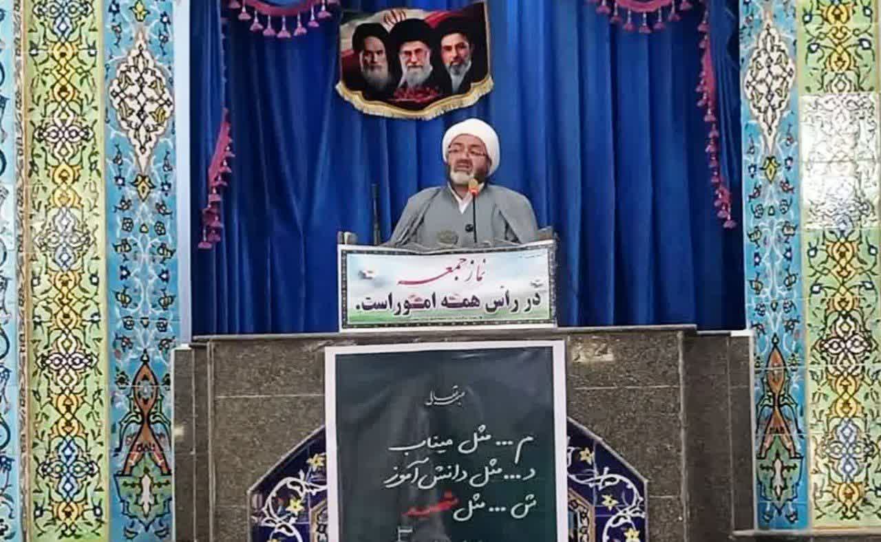 شهدا چراغ راه پیشرفت ملت هستند