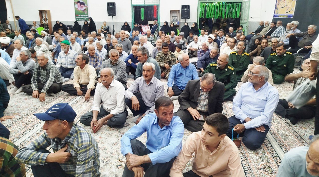 شب شعر مقاومت در بردسکن برگزار شد