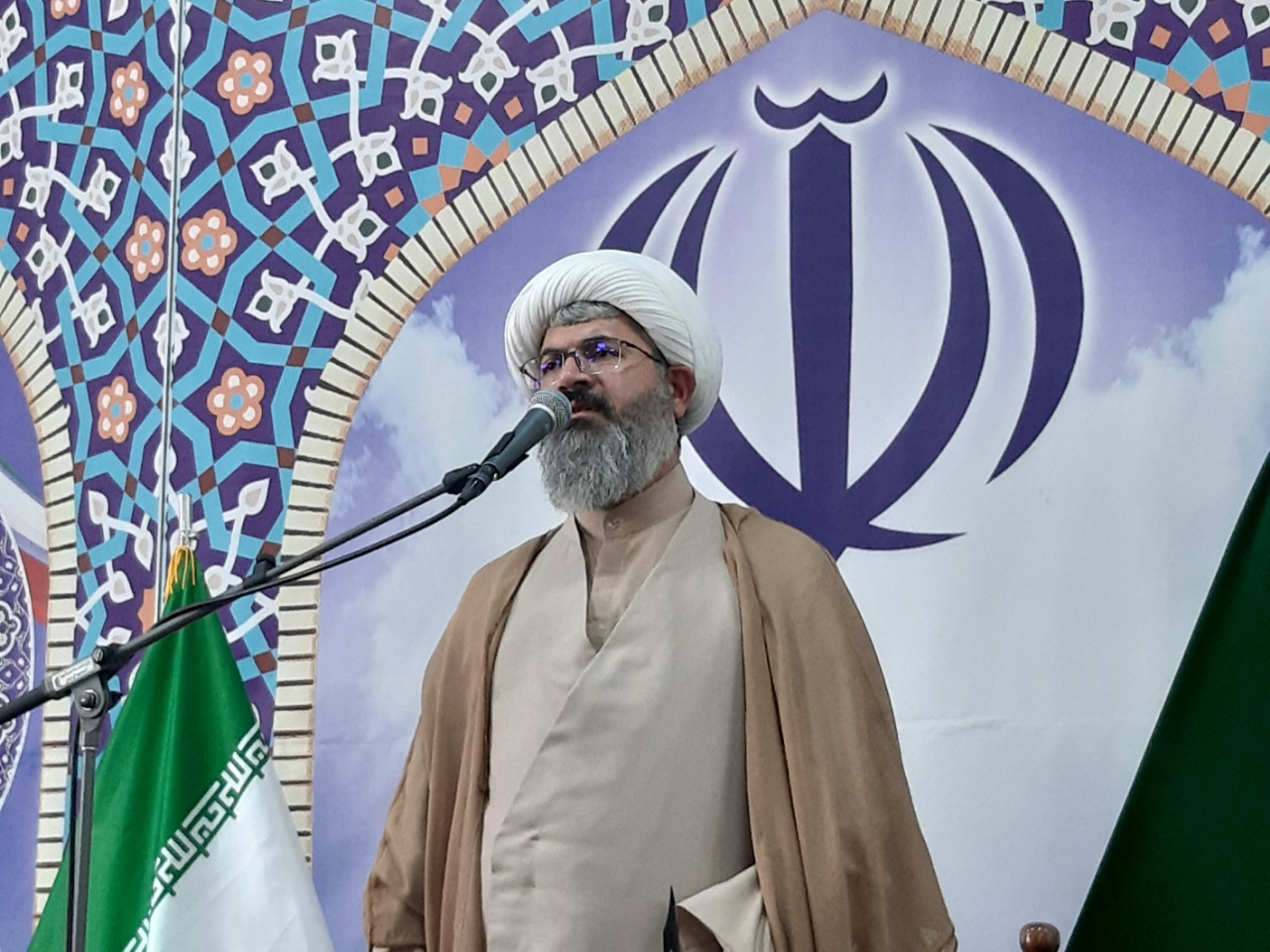 دولت راهکارهای رشد تولید را برای مردم بازگو کند