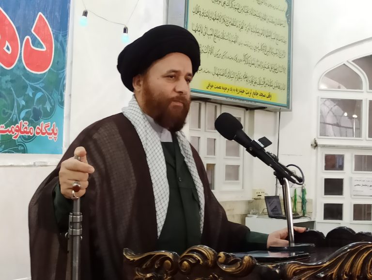 مسجد تراز انقلاب اسلامی جامعه را می‌سازد