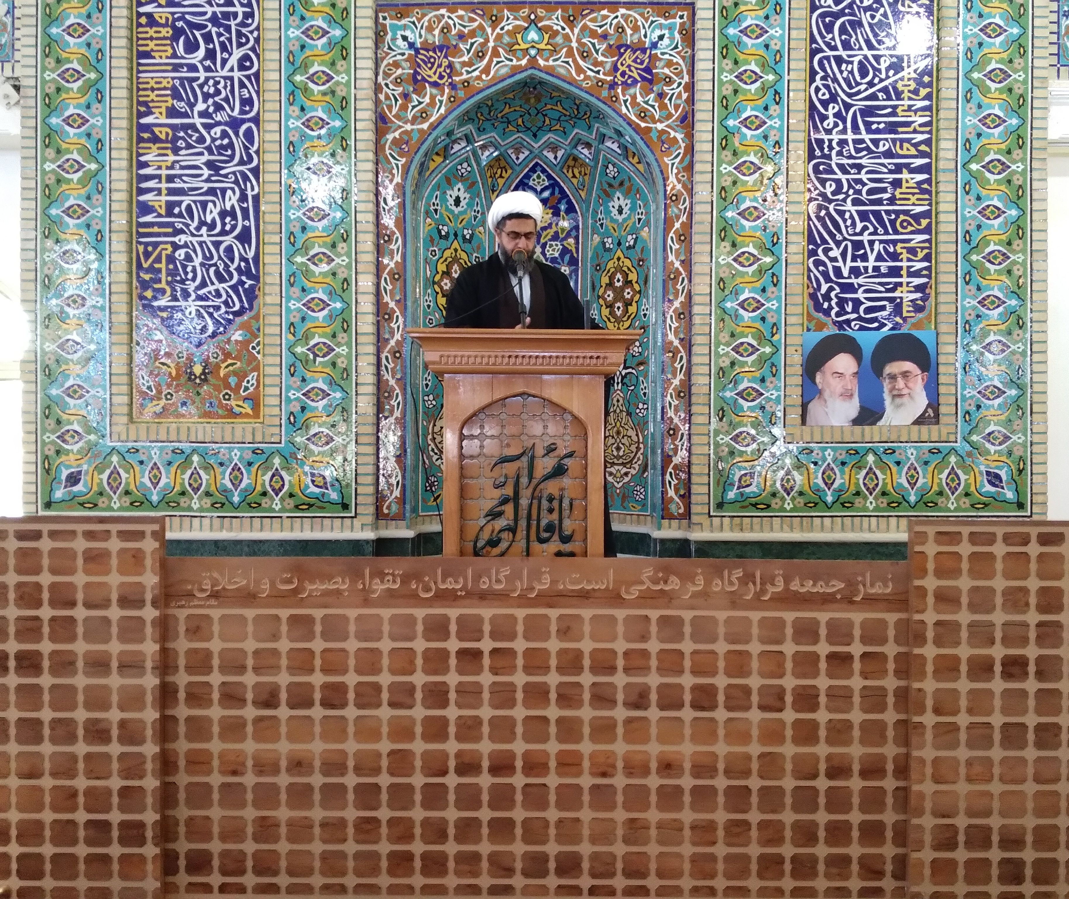 حادثه عاشورا با دو مسیر اشک و‌ زیارت سیدالشهدا زندا و باقی مانده است.