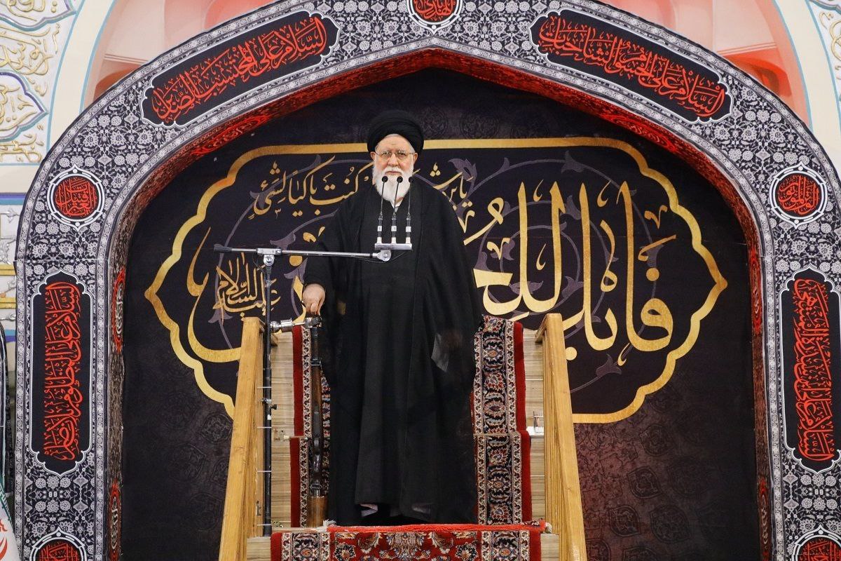 عشق ملت ایران به اهل‌بیت(ع)، تضمین مصونیت کشور از بحران‌هاست | اختلاف‌افکنی دشمن محکوم به شکست است