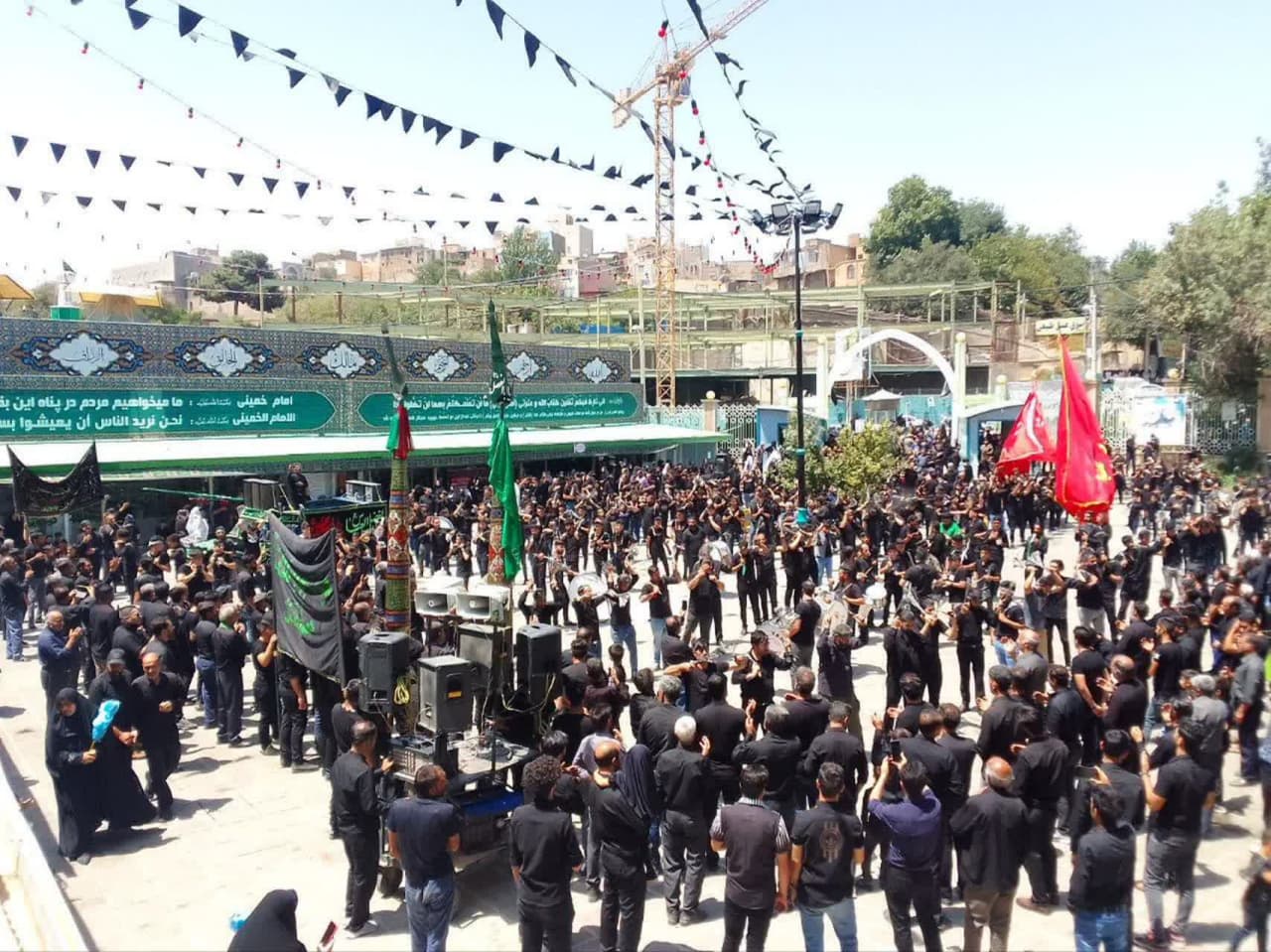 بهره مندی ۵۰ هزار زائر داخلی و خارجی از برنامه های پایانی ماه صفر دربقعه امامزادگان طرقبه