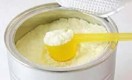 تخصیص نادرست ارز دولتی و قاچاق علت کمبود شیرخشک ایرانی است