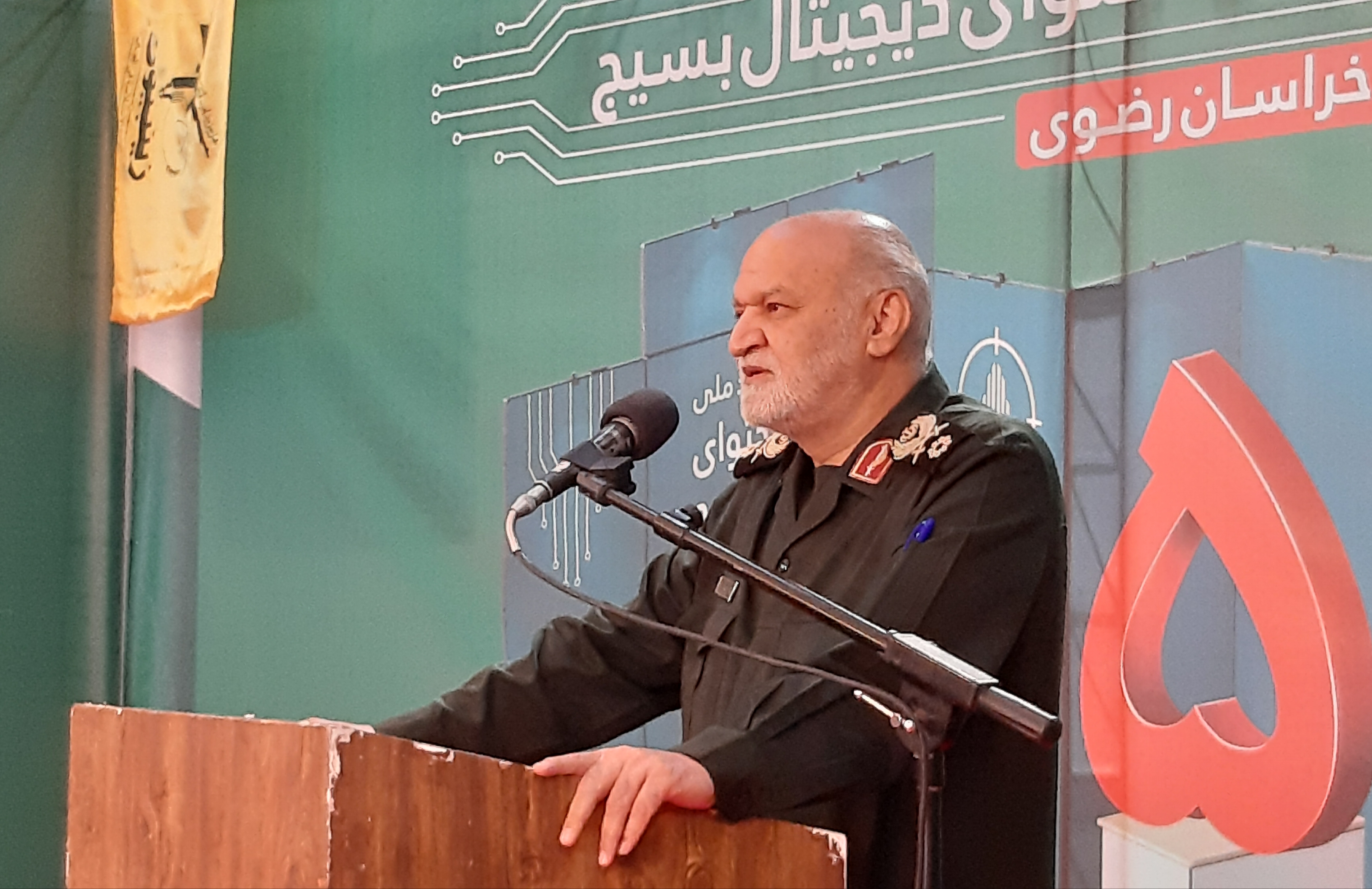 فضای مجازی حوزه بسیار اثرگذاری در میدان مقابله با دشمن است