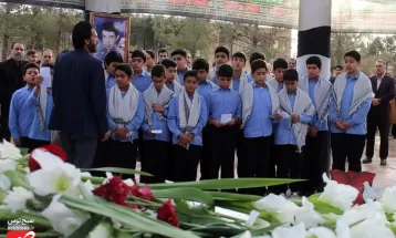 مراسم تشییع پیکر شهید گمنام در مدارس کاشمر