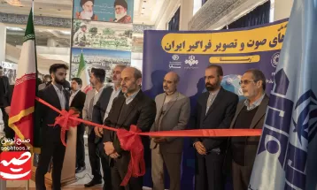 بازدید رئیس‌ صداوسیمای‌ کشور از غرفه شبکه سربداران