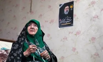 گفت‌وگوی تلفنی با رهبر؛ درخواست مادر شهید رئیسی