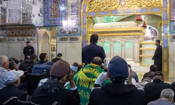 تشرف جمعی از مجروحان لبنانی به حرم‌مطهر رضوی