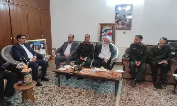 کمک  200میلیون تومانی مادر ۳شهید نیشابوری به‌جبهه مقاومت