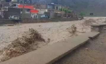 جاری شدن سیل در چند روستای شهر فیروزه