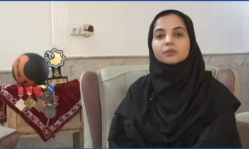 با حجاب برروی سکوی قهرمانی احساس غرور می‌کنم