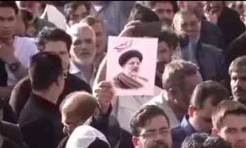 خدمت ادامه دارد