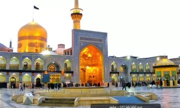 برنامه‌های دهه‌ولایت ویژه زائران غیرایرانی در حرم‌رضوی