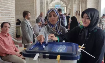 مردم نیشابور به عشق شهیدجمهور رای می‌دهند